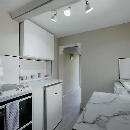 Georgian Garden Flat In Clifton *