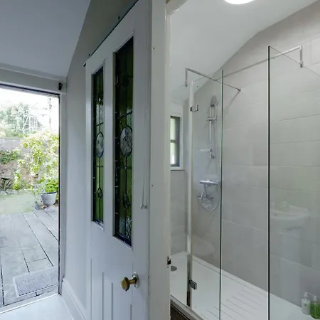Georgian Garden Flat In Clifton Apartment